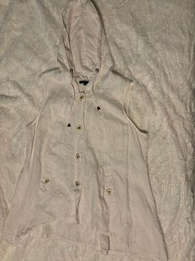 For Cynthia White Linen Top Sleeveless Size XL Button Up V Neck.